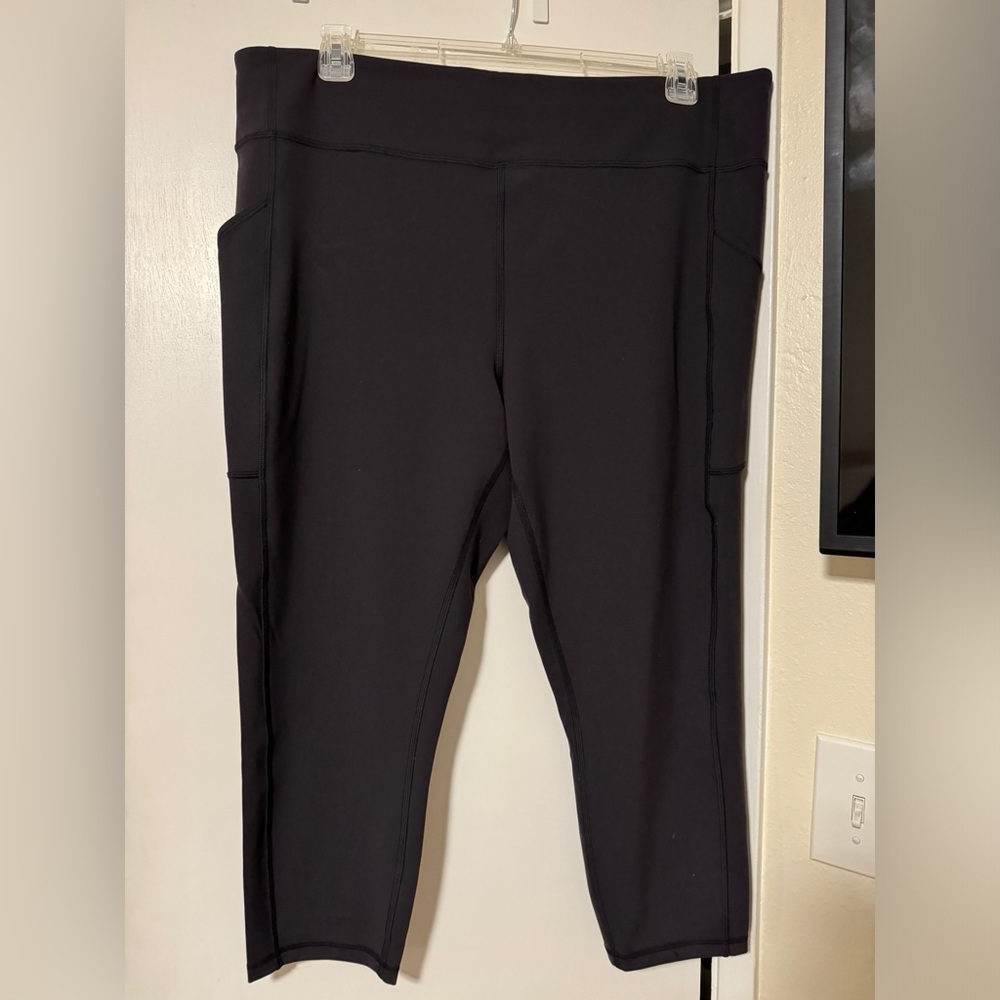 Lululemon Invigorate High-Rise Crop 23" with Pockets - Black